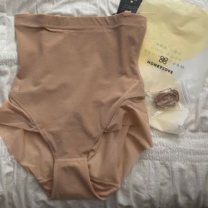 Honeylove Shapewear - Super Power Brief in size small, color sand.
